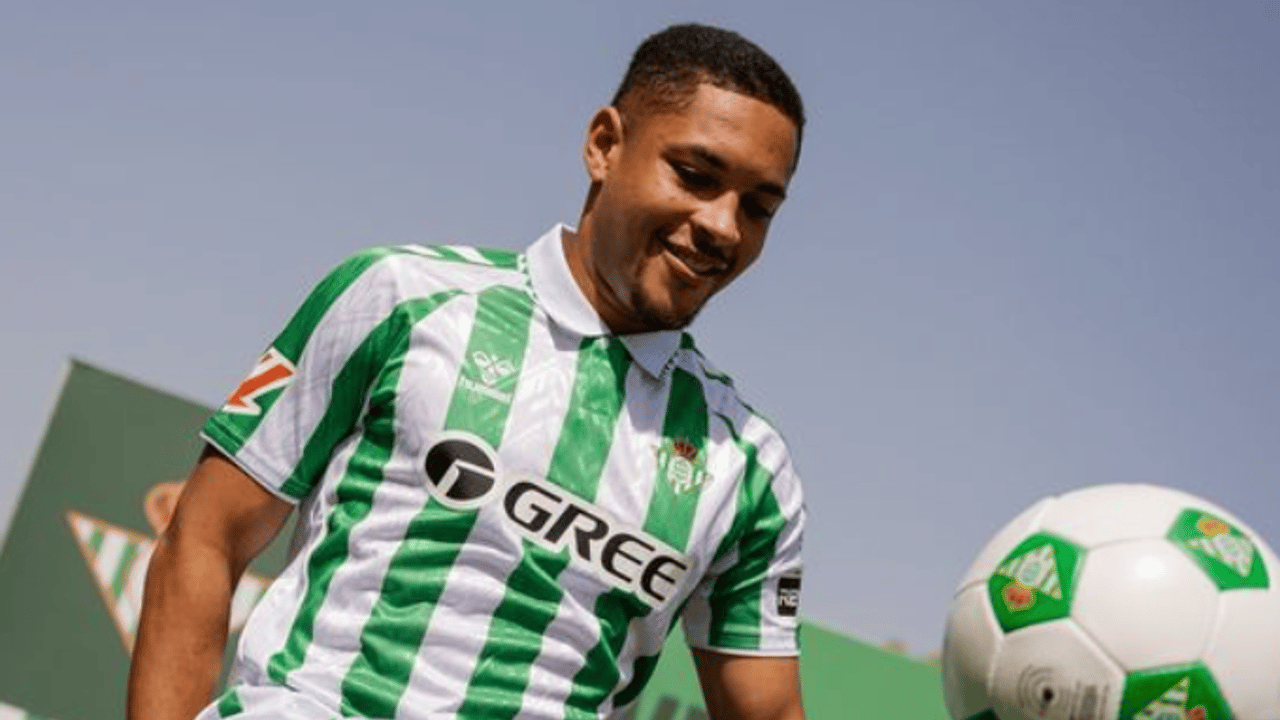 Palmeiras destrava negociação e aguarda liberação do Betis para ter Vitor Roque