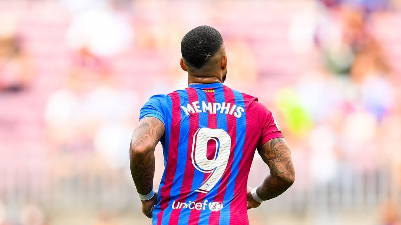 Memphis Depay: Corinthians reforça atacante que oculta sobrenome durante partidas.