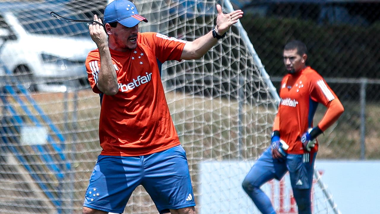 Cruzeiro: Fernando Diniz entre os 50 melhores técnicos do mundo