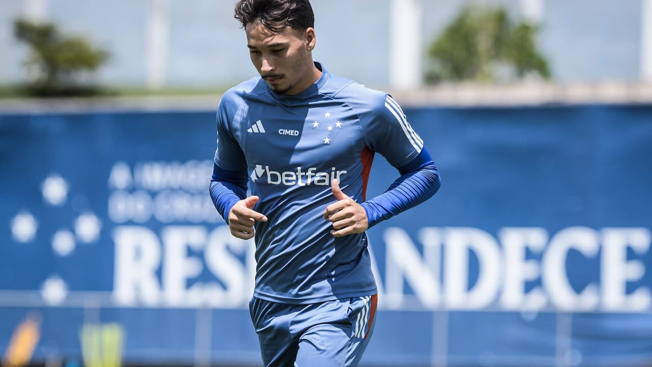 Diniz pode contar com retorno de meia em partida entre Cruzeiro e Athletico-PR