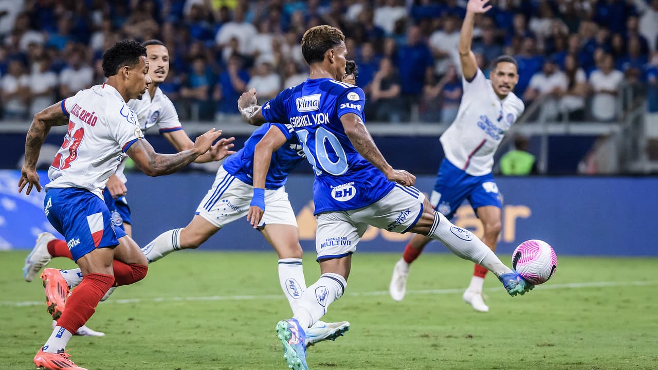 Cruzeiro ainda não vence com Diniz e cede empate ao Bahia