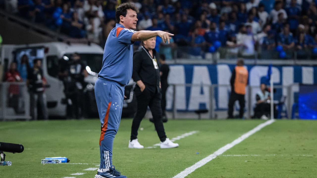 Diniz assume culpa por desempenho ruim do Cruzeiro no jogo.