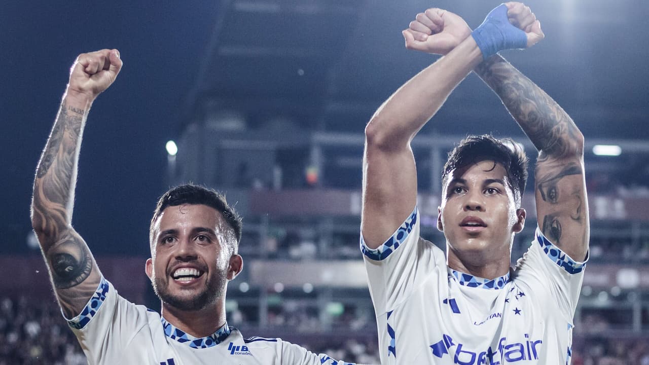 Cruzeiro elimina Lanús, garante vaga na final da Sul-Americana sob comando de Diniz.