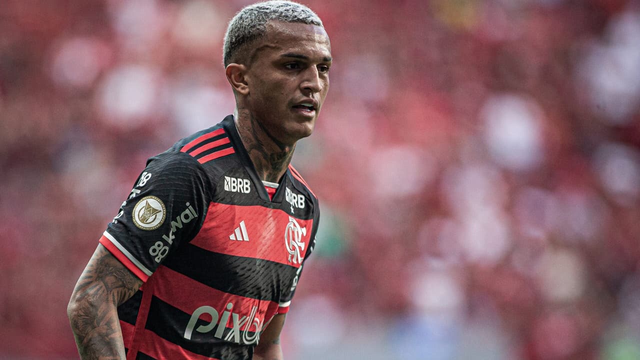 SE REENCONTROU! Lateral Wesley se reergue no Flamengo com o comando de Filipe Luís