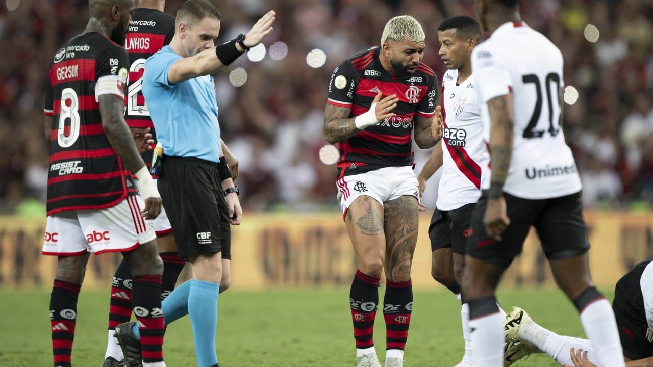 PÉSSIMA ARBITRAGEM! Flamengo denuncia erros de arbitragem em jogo e divulga dossiê com lances polêmicos