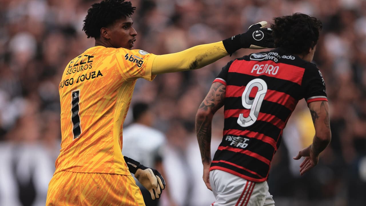 Patrocinadora do Corinthians esclarece contrato em meio a negociação por Hugo Souza.