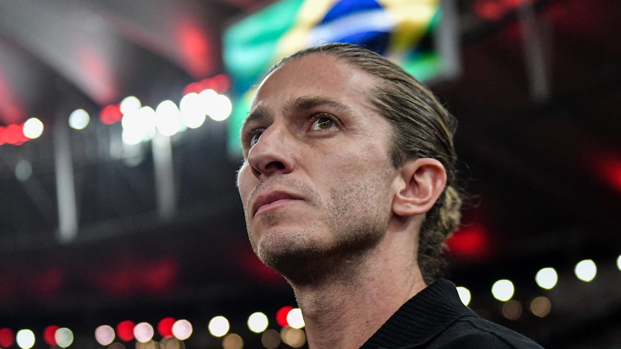 Filipe Luís em Alta! O novo mister do Flamengo que está revolucionando o futebol!