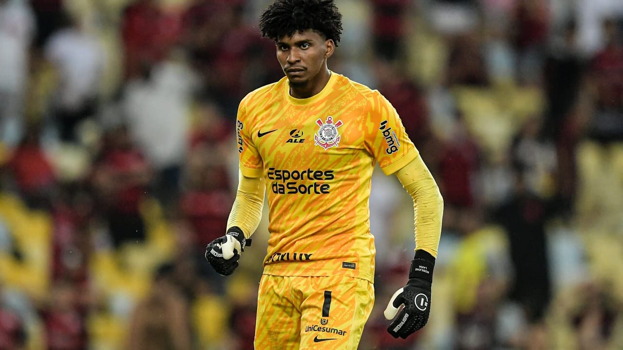 Multa de Hugo Souza é 60x menor que possível faturamento do Corinthians na Copa do Brasil