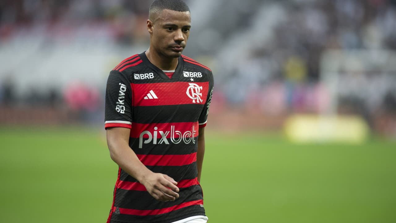 Lesões frequentes de De la Cruz afetam constantemente desempenho no Flamengo.