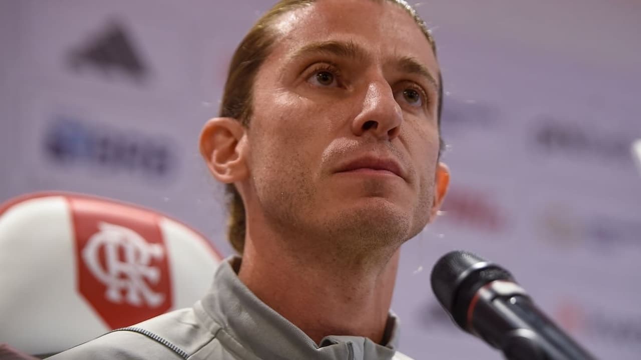 Filipe Luís revela incentivo de Zico antes da vitória do Flamengo