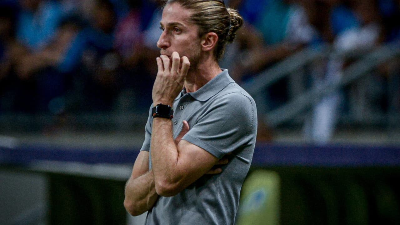 PRIMEIRO CLÁSSICO! Filipe Luís enfrenta desafio na escalação do Flamengo para clássico contra Fluminense