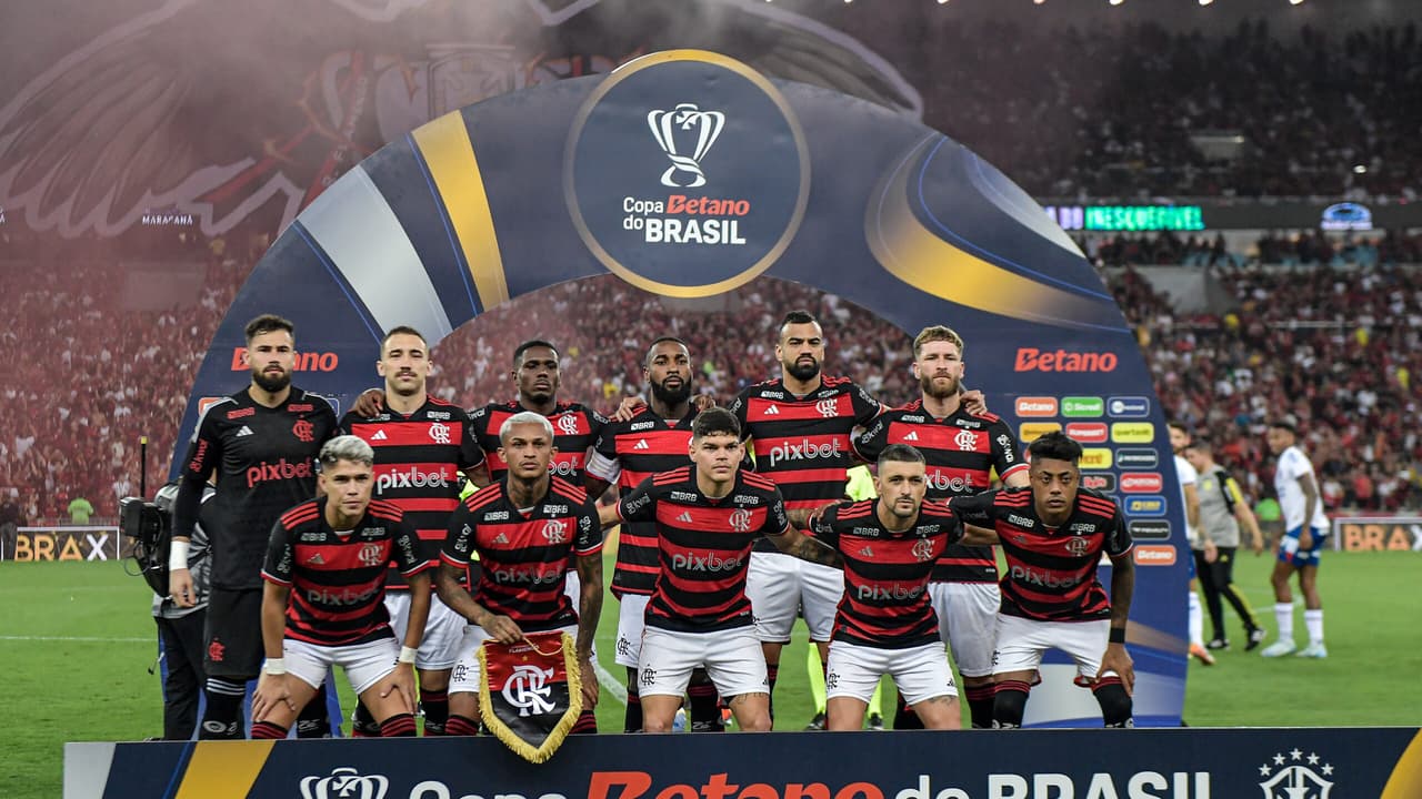 Hackearam perfil de jogador do Flamengo nas redes sociais: caso grave a resolver.
