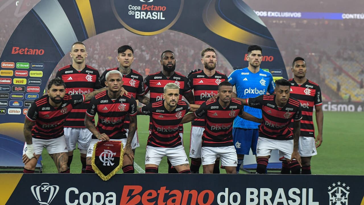 Mulheres de jogadores do Flamengo se afastam, sugere site