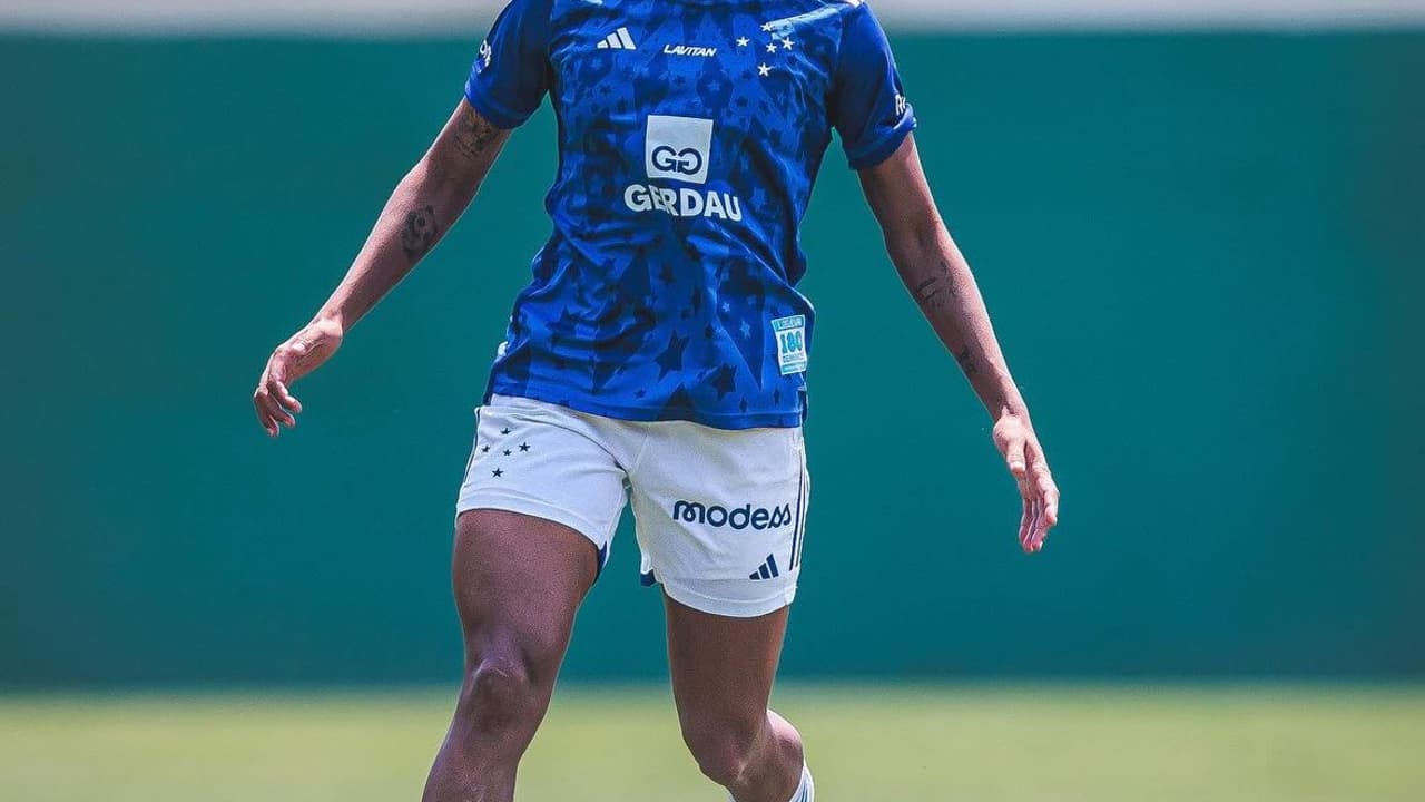 Marília, jogadora do Cruzeiro, celebra convocação para Seleção Brasileira de Futebol Sub-20