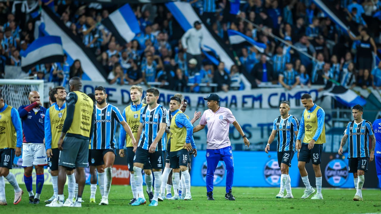 CbF libera lateral do Grêmio para enfrentar Atlético-MG no próximo jogo.