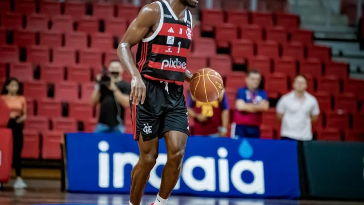 Flamengo supera Boca Juniors e avança para próxima fase no torneio.