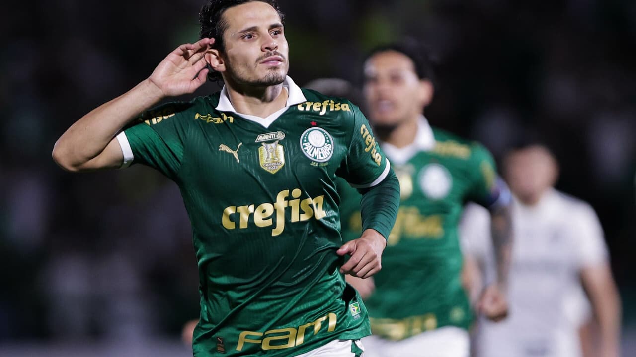 Capitão silencioso: Veiga reinventa seu jogo e se destaca no Palmeiras