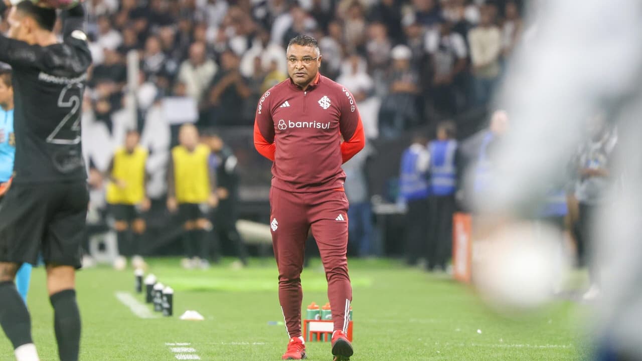 Roger Machado enaltece empate com Corinthians como chave para G-6.