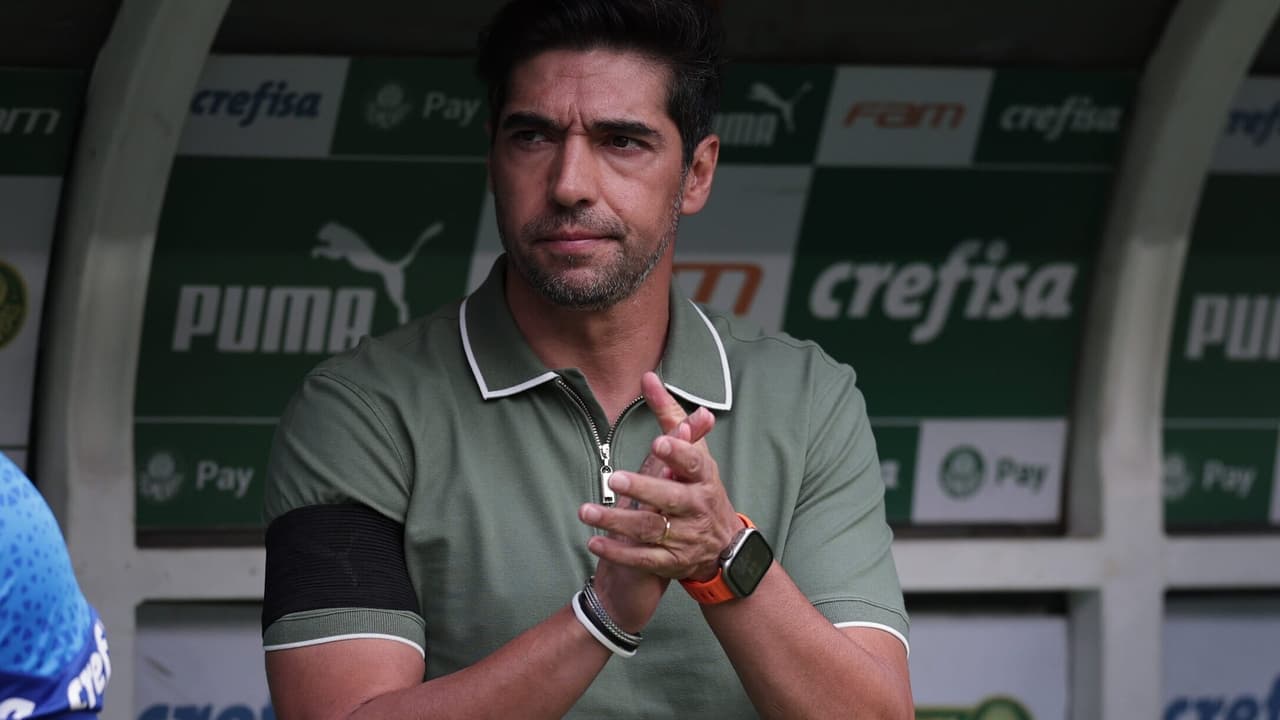 Abel Ferreira sugere criação de regra para decisões de pênalti no futebol.