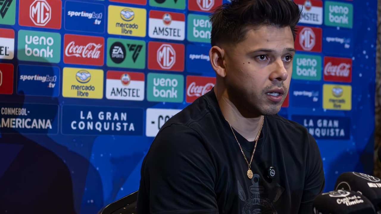 Romero renova contrato com Corinthians para próxima temporada de futebol.