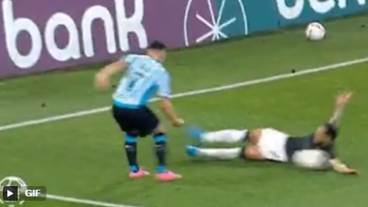 Braço de apoio: Análise do pênalti a favor do Racing contra o Corinthians