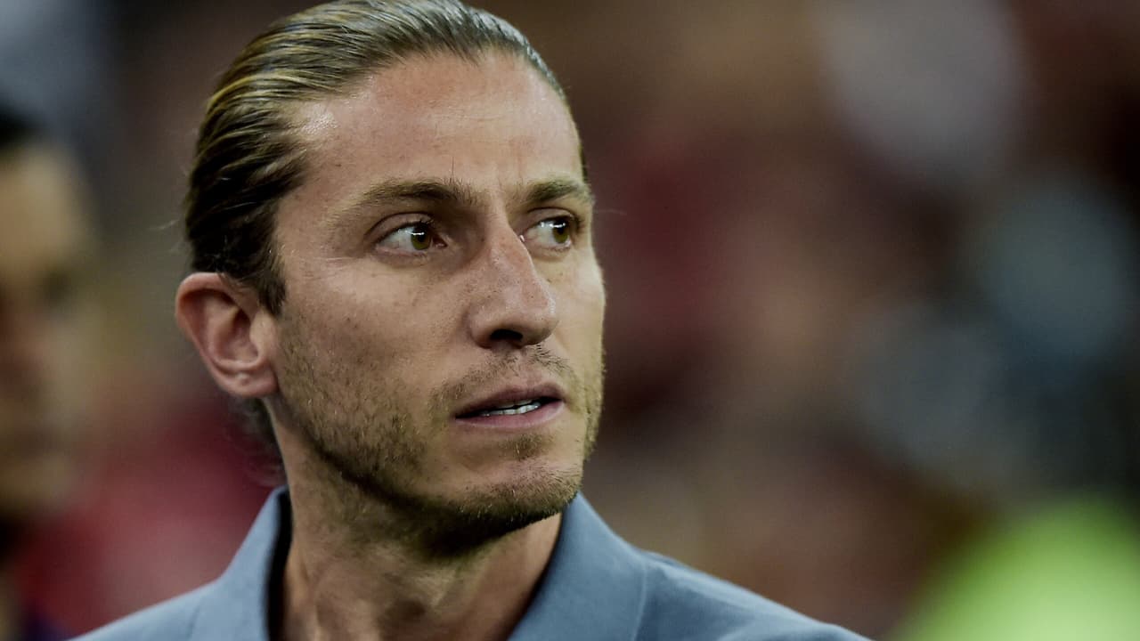 Filipe Luís confirma ausência de Michael em jogo entre Flamengo e Corinthians.