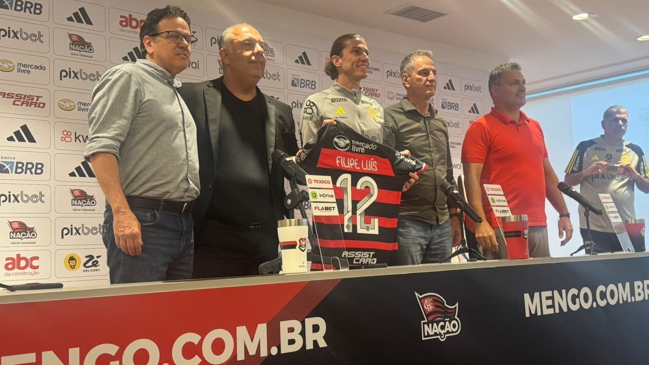 Novo Flamengo sob comando de Filipe Luís dispensa comparações com outros técnicos.