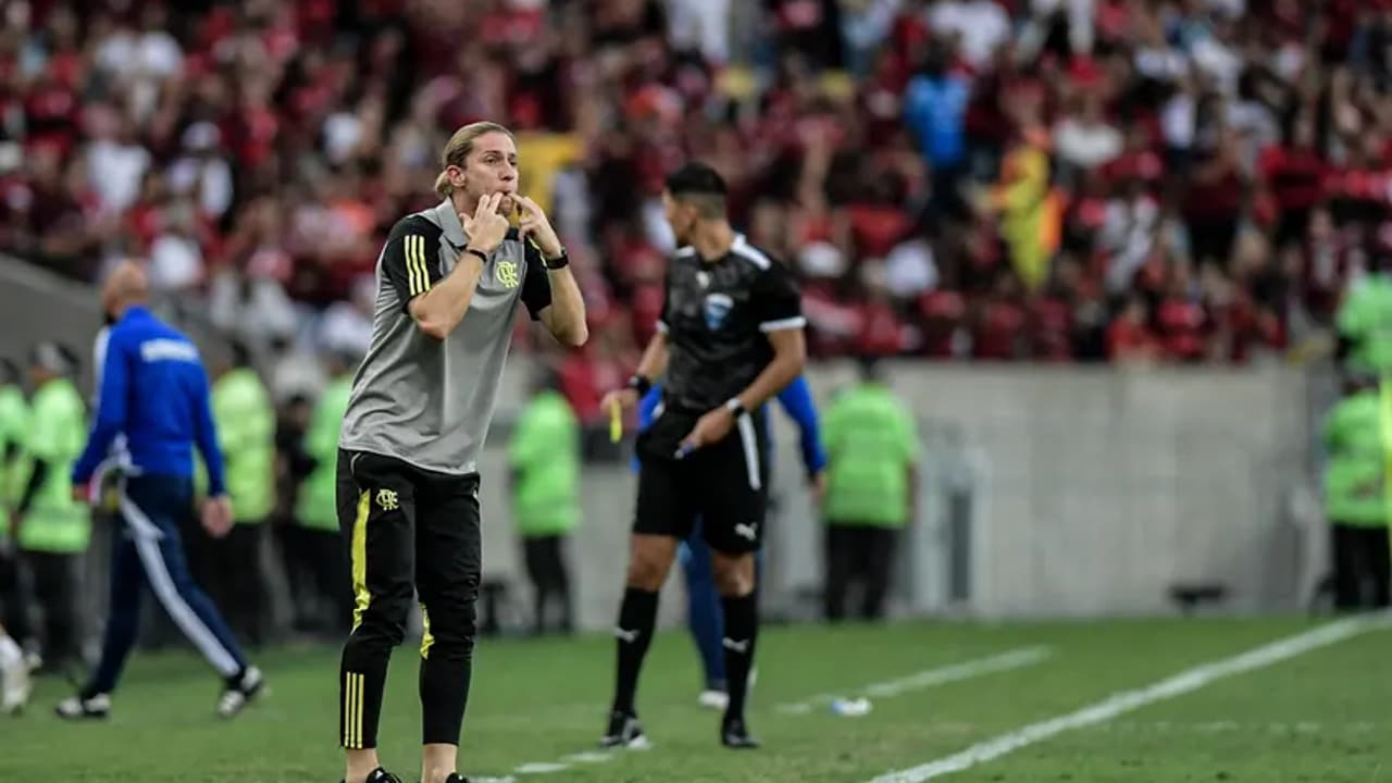 Atacante campeão ao lado de Filipe Luís deixa Flamengo e acerta com clube paulista