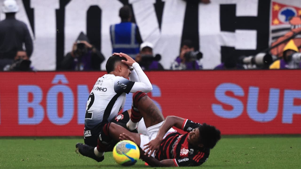 Justiça analisa expulsão de Bruno Henrique em jogo entre Corinthians e Flamengo.