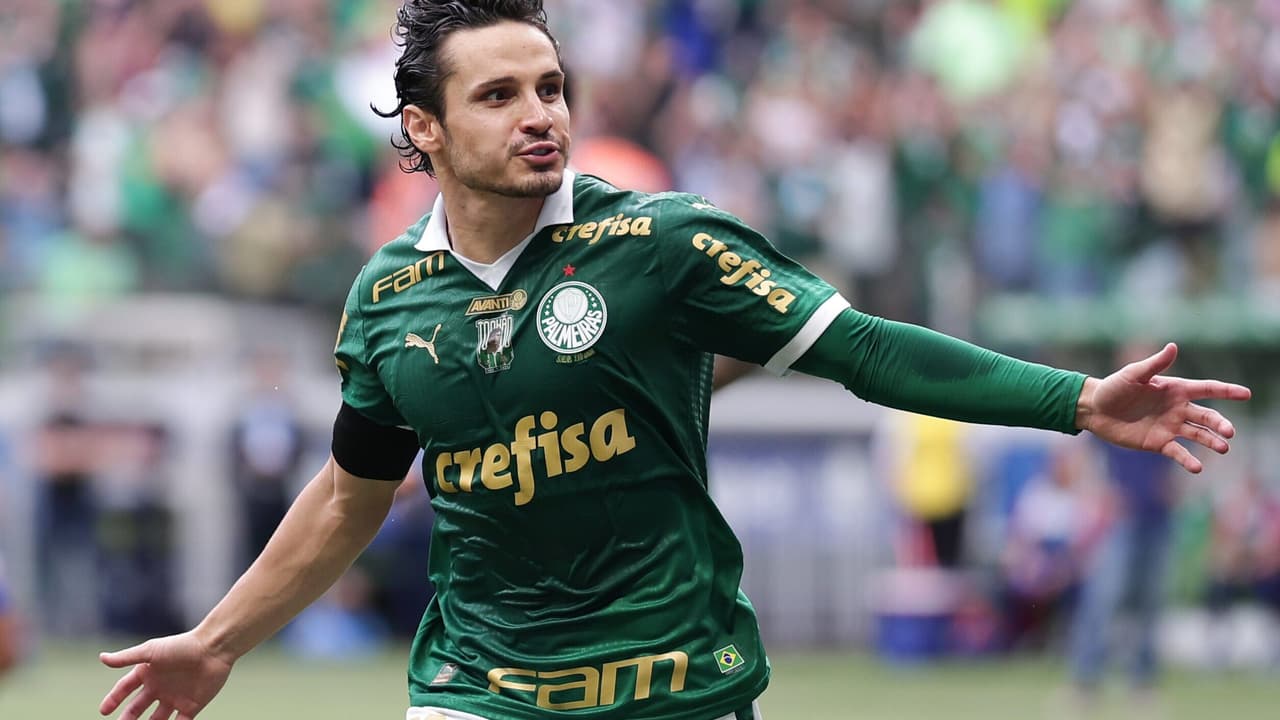 Veiga demonstra insatisfação no vestiário com empate do Palmeiras