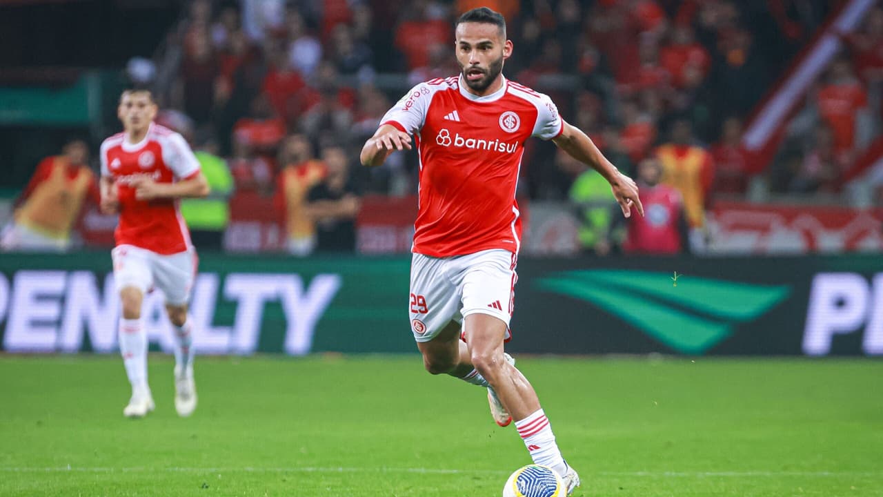 Jornalistas criticam Thiago Maia por pênalti bisonho em Inter x Flamengo