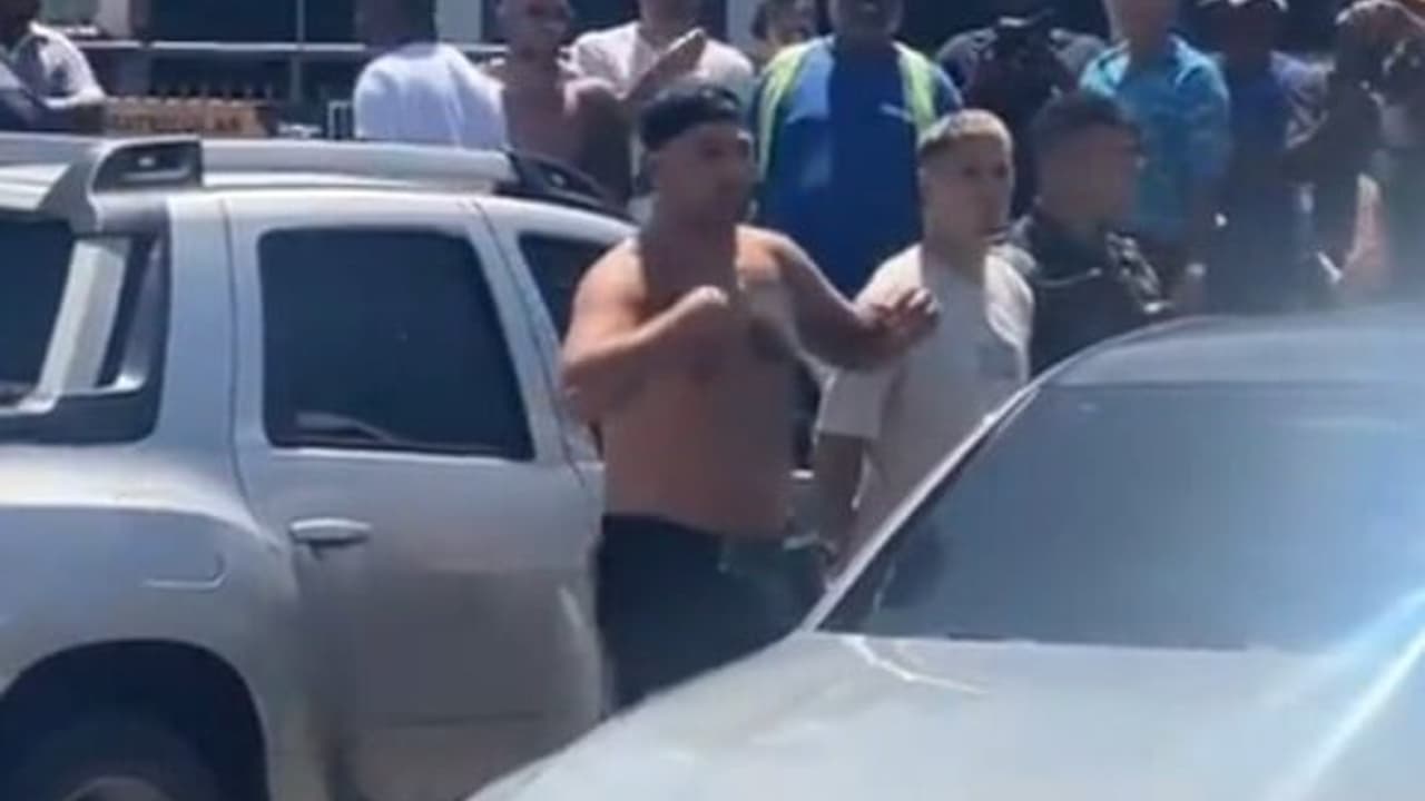 Varela do Flamengo se manifesta sobre incidente com torcedores do Peñarol.