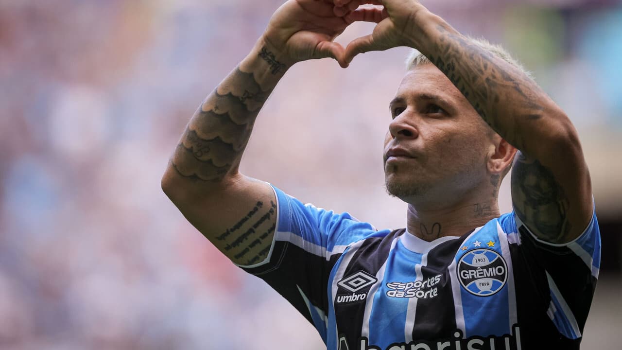 Grêmio vira o jogo contra o Atlético-GO e conquista vitória na Arena.
