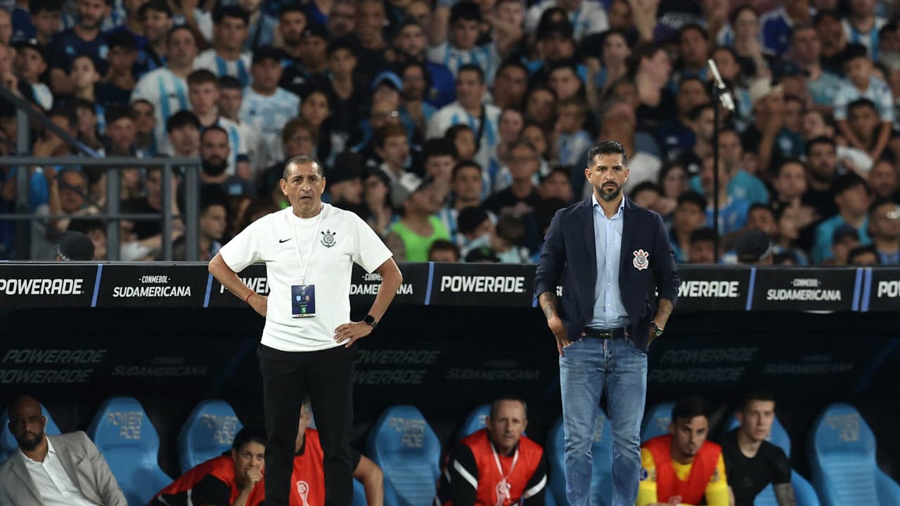 Números de Ramón Díaz pioram após derrota e agravam crise do Corinthians