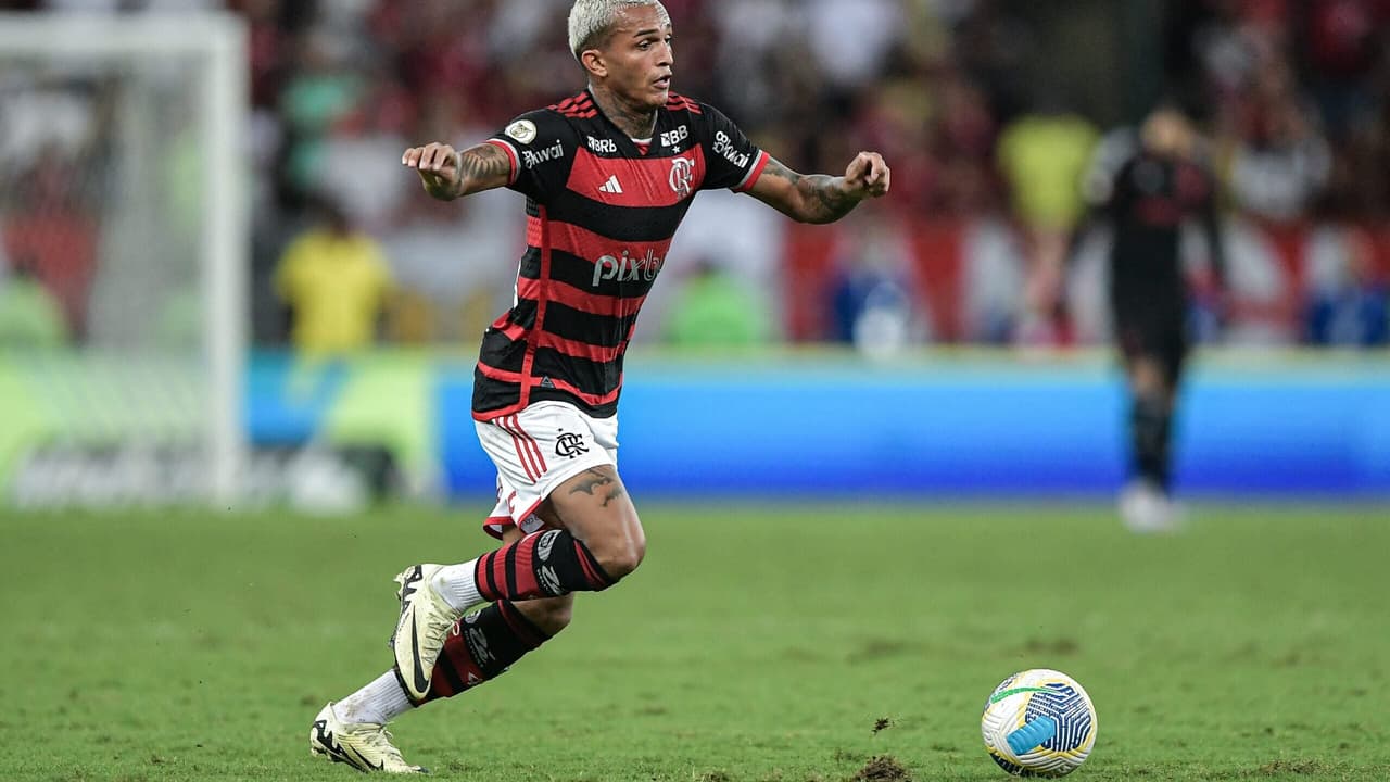 Jogador do Flamengo impressiona com desempenho no primeiro tempo: Wesley ou Mohamed Salah?