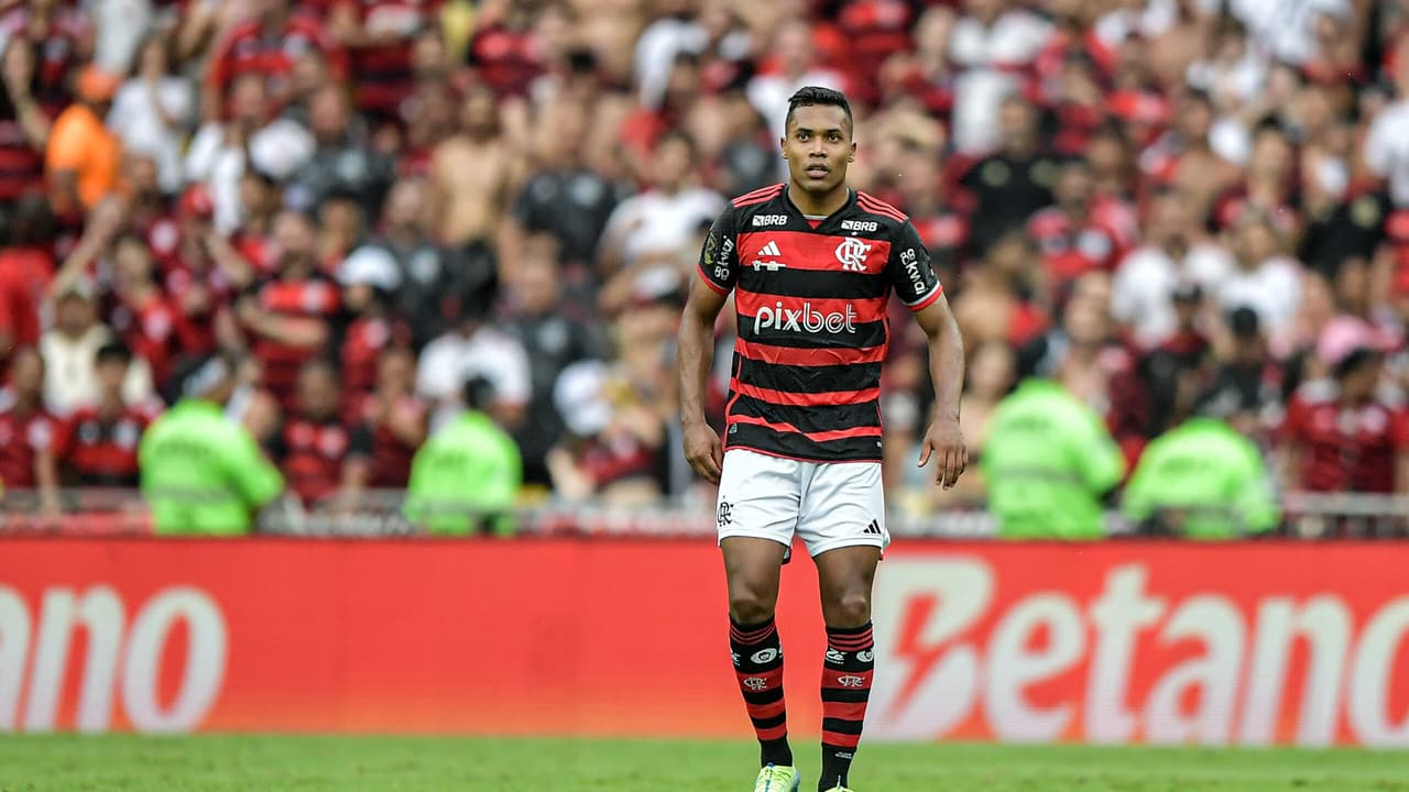 Fundamental Alex Sandro: Peça-Chave no Esquema do Flamengo