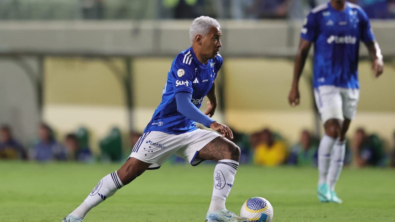 MATHEUS PEREIRA REAGE À SUBSTITUIÇÃO! Jogador do Cruzeiro não entende escolha de Fernando Diniz após derrota para o Flamengo!
