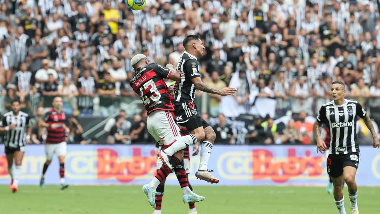 Atuação do Lateral do Flamengo é Comparada ao Cafu no Auge