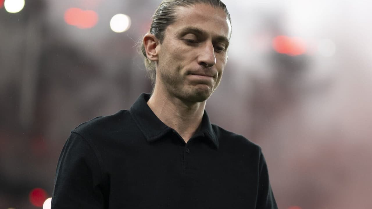 Filipe Luís explica pênalti convertido por David Luiz em duelo do Flamengo.