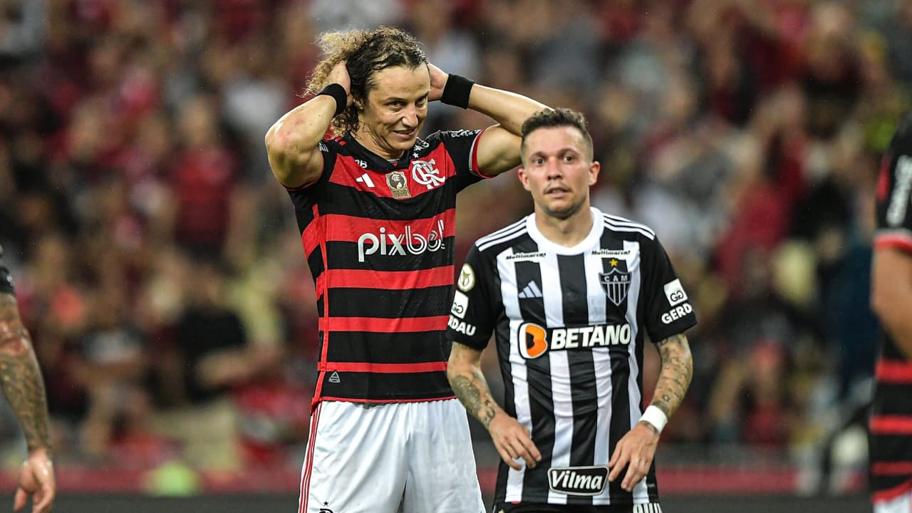 David Luiz encerra sequência de 12 anos sem cobrar pênaltis antes de derrota pelo Flamengo.