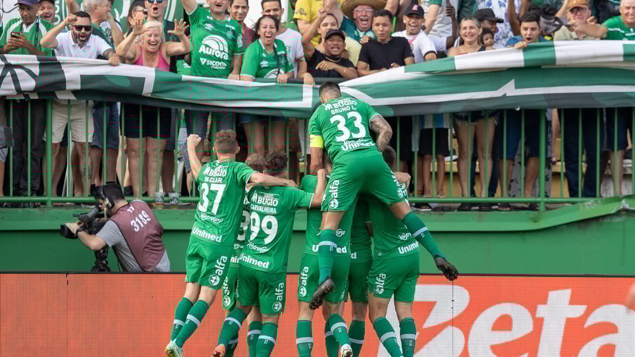 Coritiba x Botafogo-SP: onde assistir, horário e escalações do jogo pela Série B