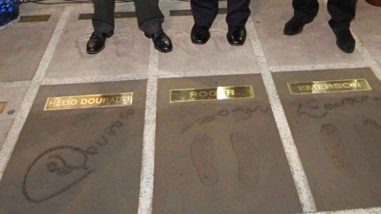 Grêmio apura ato de vandalismo em placa de Roger Machado na Arena