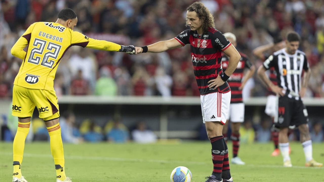 Everson se destaca em empate entre Flamengo e Atlético-MG no Brasileirão