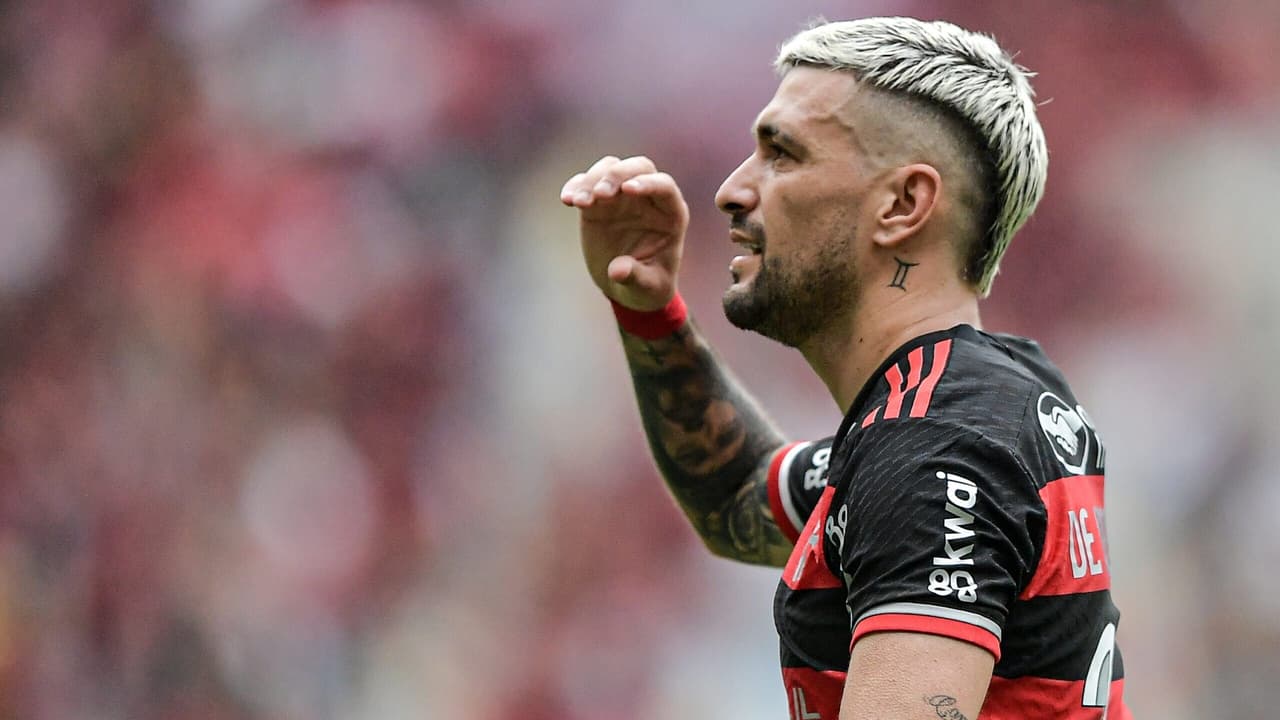 Arrascaeta altera comportamento e permanência no Flamengo depende de Bap.