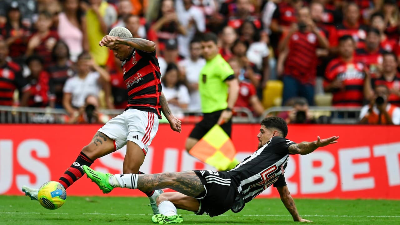 Wesley manifesta desejo de sair do Flamengo, mas exalta momento atual