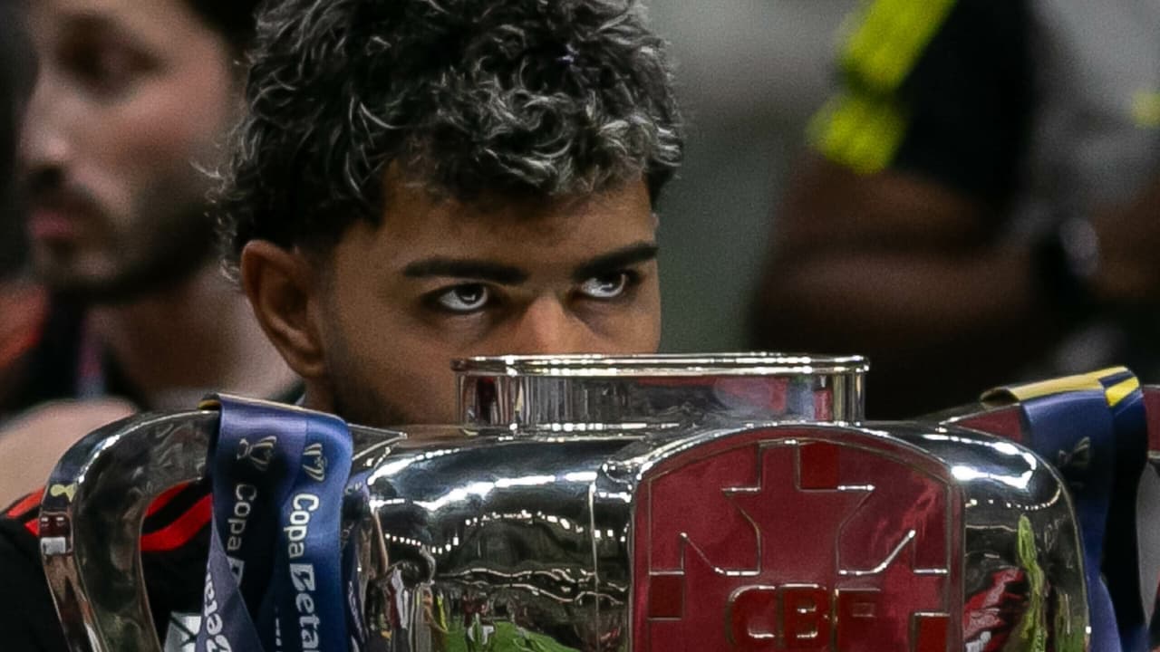 Gol do título é ofuscado por destaque de Gabigol na partida.