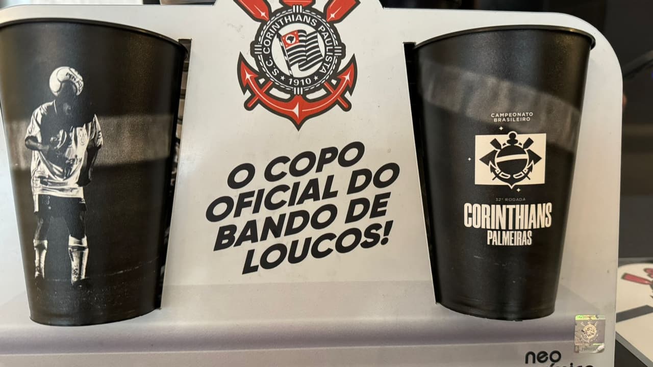 CENA HISTÓRICA! Corinthians comercializa copo provocativo ao Palmeiras para o clássico