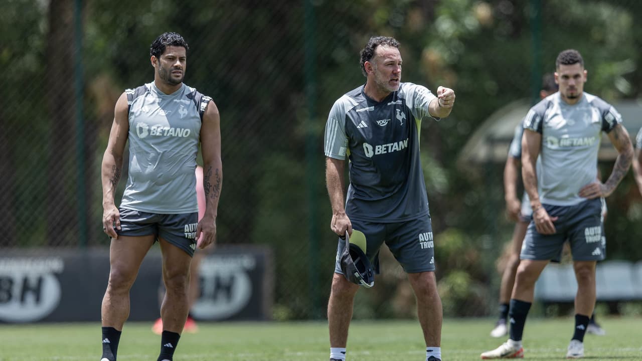 Flamengo e Atlético-MG iniciam disputa pela milionária Copa do Brasil