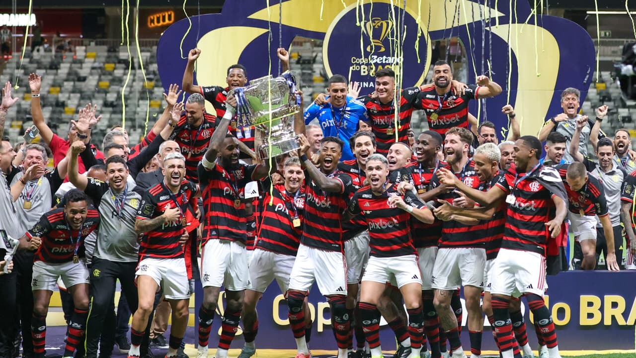 Flamengo confronta Atlético-MG após conquista da Copa do Brasil.
