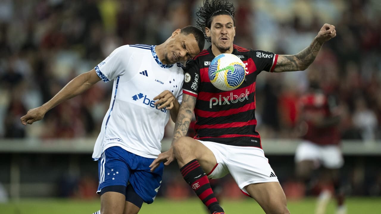 Previsão: IA indica placar do duelo entre Cruzeiro e Flamengo no Brasileirão.